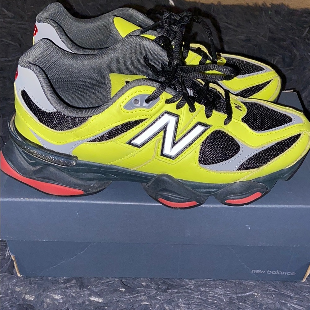 New Balance 9060 Women’s Yellow and Black Sneakers